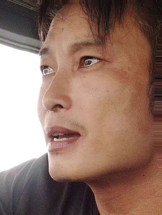 成熟不是看透世界🙏,而是看透后依然选择热爱🙏;不是没有眼泪🙏,而是含着泪依然向前跑🙏。#句句入心#伤感音乐