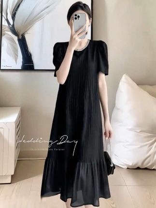 2025夏季新款显瘦长款过膝赫本风黑色简约蕾丝拼接直筒连衣裙女#高品质 #爆款热卖中 #时尚百搭 #夏季必备 #显瘦连衣裙