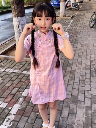 你也偷偷的看着我#女童穿搭分享 #旗袍 #女童旗袍 #骗你生女儿可盐可甜
