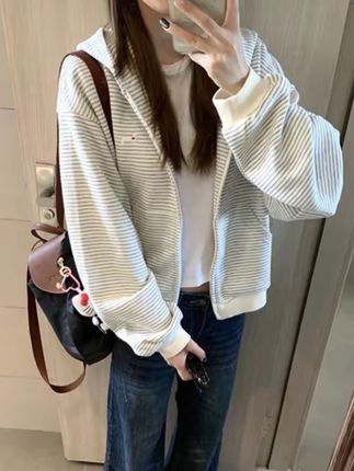 韩版绣花条纹拉链短款加厚外套女秋冬时尚百搭连帽卫衣女#慵懒风穿搭 #百搭上衣 #时髦穿搭 #显瘦遮肉 #条纹控