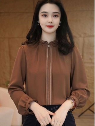 #气质穿搭 #精致女人穿搭 #早秋高智感职场穿搭 #美拉德穿搭 #衬衫控 @DOU+上热门