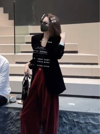 高级时尚气质新款慵懒风时尚减龄阔腿裤西服#品质女装#早秋新款#高端大气上档次这也太漂亮了 #气质穿搭 #谁穿谁好看@巨量千川