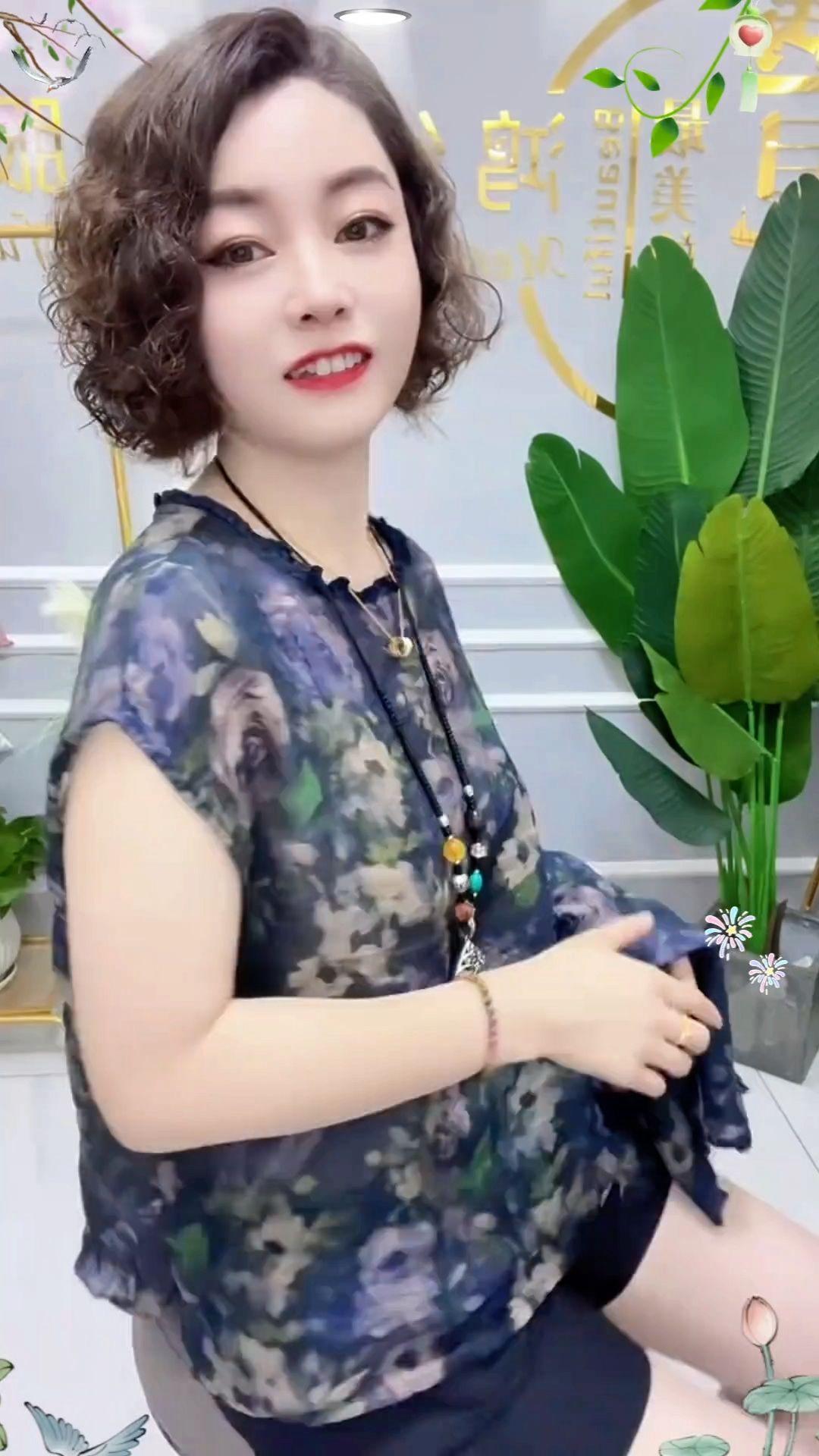 #张予曦毕雯珺真拍了红裙抱 #深情眼 #张予曦 #毕雯珺