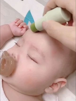 紫草膏现在准备,蚊虫叮咬全家都能用,出门放包里也方便,等蚊子出来再买就来不及了#母婴好物 自用好物分享 #大人小孩都可以用