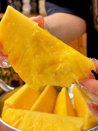 #快来一起尝个鲜 #都乐金菠萝 真的好甜好甜呀!特别多汁!没有菠萝冠,到手两个!不用泡盐水不用削眼!送礼自己吃都非常好#优质水果 #口感特别好 #凤梨