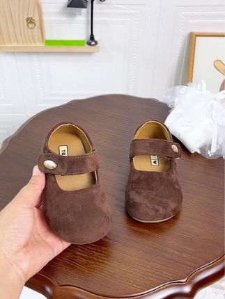 #萌娃穿搭 #早秋潮品 #女宝公主鞋 #勃肯鞋 #韩版穿搭