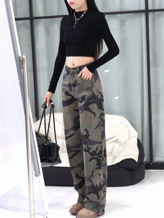 工装风迷彩牛仔裤女 工装风迷彩牛仔裤女#女装 #穿搭 #裤子 #每日穿搭 #时髦穿搭 @抖音小助手