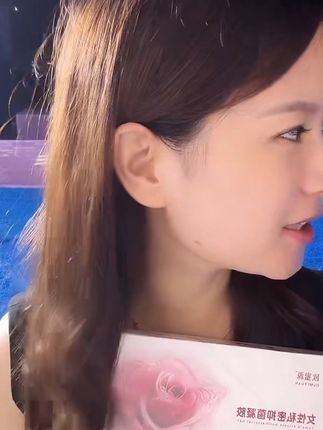 美女们嫂子们!如果你下面小花园又干搔痒还有异味,一定要尝试一下#私护凝胶#常见优选 把身体清理干净 回去先打开两只症状,免费试用体验一下,感觉有用留下,如果感觉不好用,直接退了,有运费险