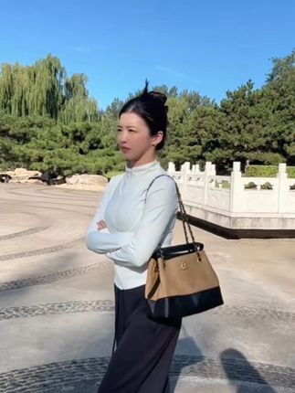 只要我有钱交电费,万家灯火就有属于我的一盏灯,不用通过婚姻