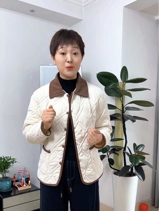 时尚撞色翻领轻薄保暖棉衣#棉服 #秋冬穿搭 #保暖又好看 #谁穿谁好看 #穿搭