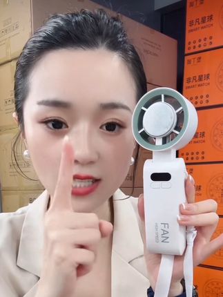 #好物推荐🔥 2025半导体冰敷高速小风炮户外旅游便携手持大风折叠挂脖风扇冰感夏季必备款冰敷小风扇#风扇 #冰敷小风扇 #小风扇 #电风扇 @巨量千川 @巨量本地推 @DOU+好生意 @DOU+上热门