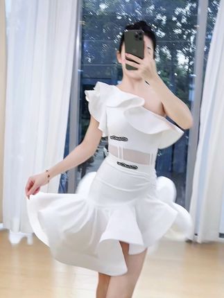 找到了不压个子的鱼骨裙!! #国标女孩 #拉丁舞服 #拉丁舞服装#拉丁舞服推荐 #舞蹈服