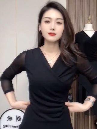 #上衣女 #秋季穿搭 #打底衫女 #百搭打底衫 #琥珀流光风外套太适合秋天了