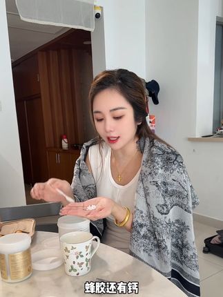 一直很喜欢的钙终于破价了 孕期就被种草到现在8年了 小颗好吞服还可以化在水里米饭里 没有味道#强烈推荐 #umeken #双十一 #破价了