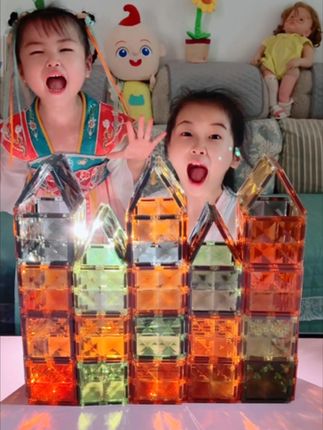 天呐~这磁力片太好玩了吧~ 玩法多变,根本停不下来 #磁力片拼搭#益智玩具 #亲子互动 #儿童玩具