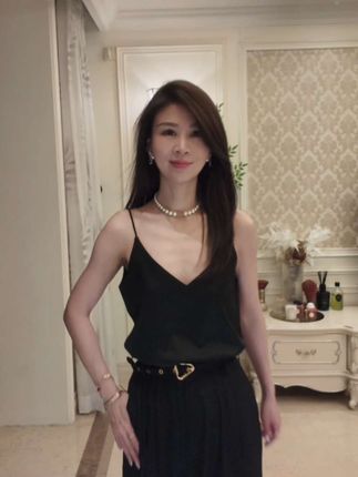 什么都不期待的时候 反而一切都顺利了 #穿搭 #美女 #吊带背心 #打底衫 #今天穿什么