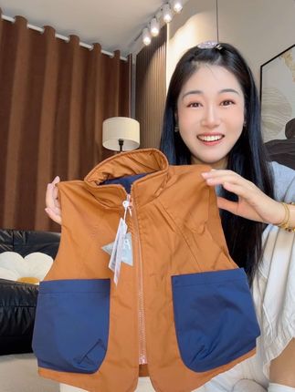 #史努比 这个内里加绒外层冲锋的三防马夹,我的妈呀,之前一百多的时候幸亏没有买,无论单穿或者当作保暖内胆合适#穿搭 #冲锋衣 #户外穿搭 #透气