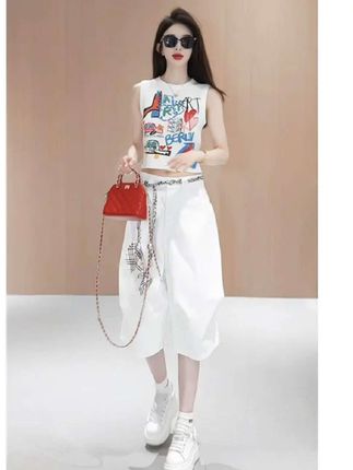 夏季时尚辣妹气质穿搭涂鸦圆领无袖背心百搭短裤子甜美休闲两件套