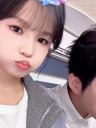 滑雪陪你一起摔#于龙杨咩咩 #最甜情侣 #直播录屏分享 @于龙怕热 @杨伊璐(咩咩)