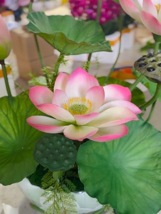 仓库发货实拍,苹果手机无美颜,无滤镜。。就是这么漂亮!#荷花 #莲花 #仿真花 #假花 #室内软装搭配
