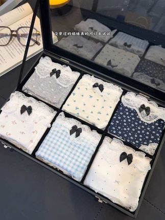 我也才知道女孩子内裤得勤换啊!这个纯欲蕾丝小碎花内裤不仅好看,穿起来也太舒服了吧,关键就这颜值谁穿谁迷糊!!#贴占身衣物 #仙女蕾丝#我可真会买#谁穿谁好看系列#面料柔软舒适