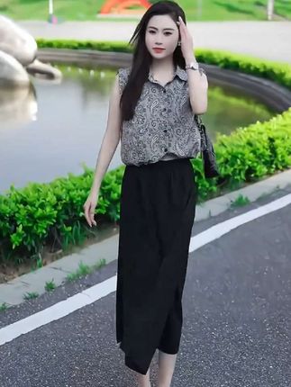 这款#三本裤裙 不走光不打皱,高腰的设计,显瘦又百搭,时尚洋气 #高腰半身裤裙#时尚气质穿搭 #夏季穿搭 #夏季新款
