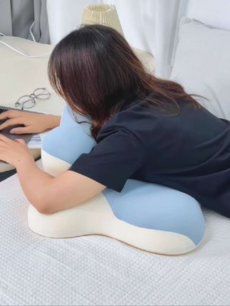MiiOW猫人凉感玩睡枕护颈椎助睡眠床上玩手机不累腰靠枕头。#趴睡枕#护颈枕#腰靠枕头#透气舒适#可拆洗