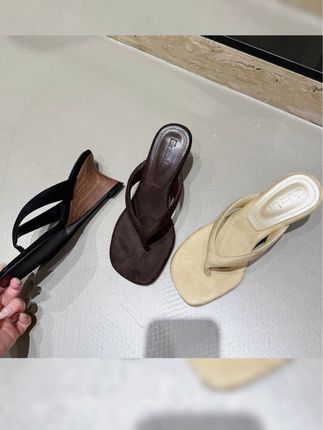增高7cm~小众方头木纹坡跟人字拖夏季百搭舒适高跟夹脚凉拖鞋女 #凉鞋 #拖鞋 #夹脚鞋 #人字拖 #百搭拖鞋