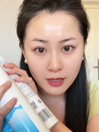 姐妹们上妆尽量用喷雾水 弥月泉嘎嘎好用!!!#喷雾水#补水喷雾推荐 #弥月泉补水喷雾