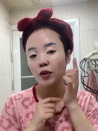 补水保湿很好的一款面膜,自己用了也好几年了#面膜推荐 #自用好物推荐 #亲测分享 @小短头发优惠购