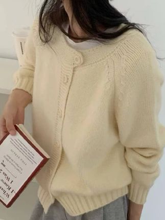 圆领毛衣女款2025新款秋冬外套宽松慵懒风韩版加厚针织衫开衫上衣#今日穿搭 #简约穿搭 #穿衣显瘦 #百搭上衣 #慵懒风穿搭