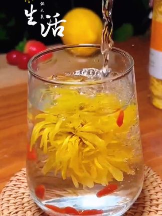 夏天喝它太舒服!金丝皇菊配冰糖,清热解腻又爽口,火锅烧烤后来一杯#金丝皇菊 #菊花茶 #
