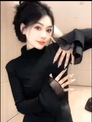 #辣妹穿搭 #气质范 #喇叭袖打底衫 #高级感 #打底衫