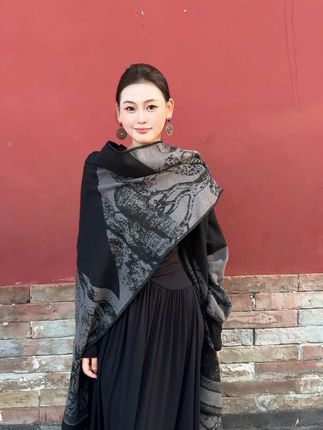 中国女人的美在国泰民安 #披肩 #东方美学 #披肩斗篷