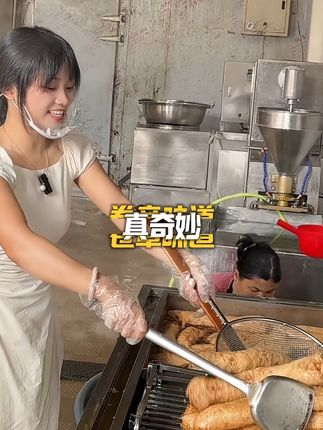 肉香飘~皮酥薄~卷章味道真奇妙 #潮汕猪肉卷 #传统手艺 #大人孩子都爱吃 #卷章妹