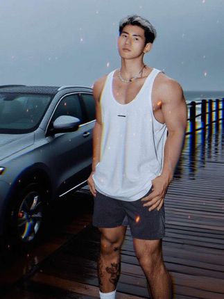 #背心男 #型男必备 #健身穿搭 #男生秋日有效穿搭 #早秋不费力显贵穿搭