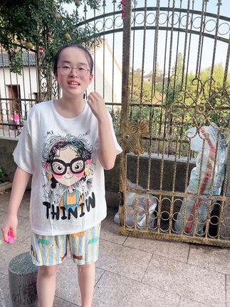 面料很舒服的女孩子的睡衣,大人小孩都可以穿,可以穿到150斤#记录真实生活