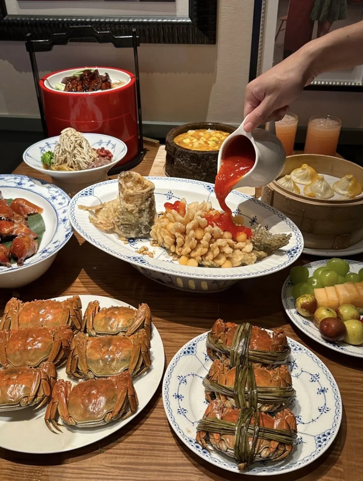 吃货圈抢疯了!陈年花雕熟醉蟹!好吃到跺脚。📍「小厨娘主厨店 - 抖音