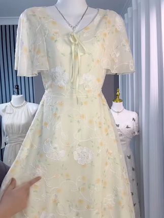 #虽然我长得一般但我穿搭不一般 #夏天连衣裙 #夏季穿搭