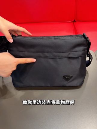 品牌防泼水牛津布面料背包!简约大气上档次!时尚百搭显气质!防雨防污防磨耐刮!单肩斜挎都能背!#单肩斜挎包 #商务休闲 #出行必备 #简约大气