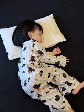 被一位妈妈的话共情了: 虽然嘴上说难熬想要自由 但是孩子不在眼前一会就牵挂的不行 不找我我会失落找我我会累 原来孩子在不在身边我都不轻松 #当妈妈后#宝妈情感共鸣#我的女孩👧🏻 #儿童家居服