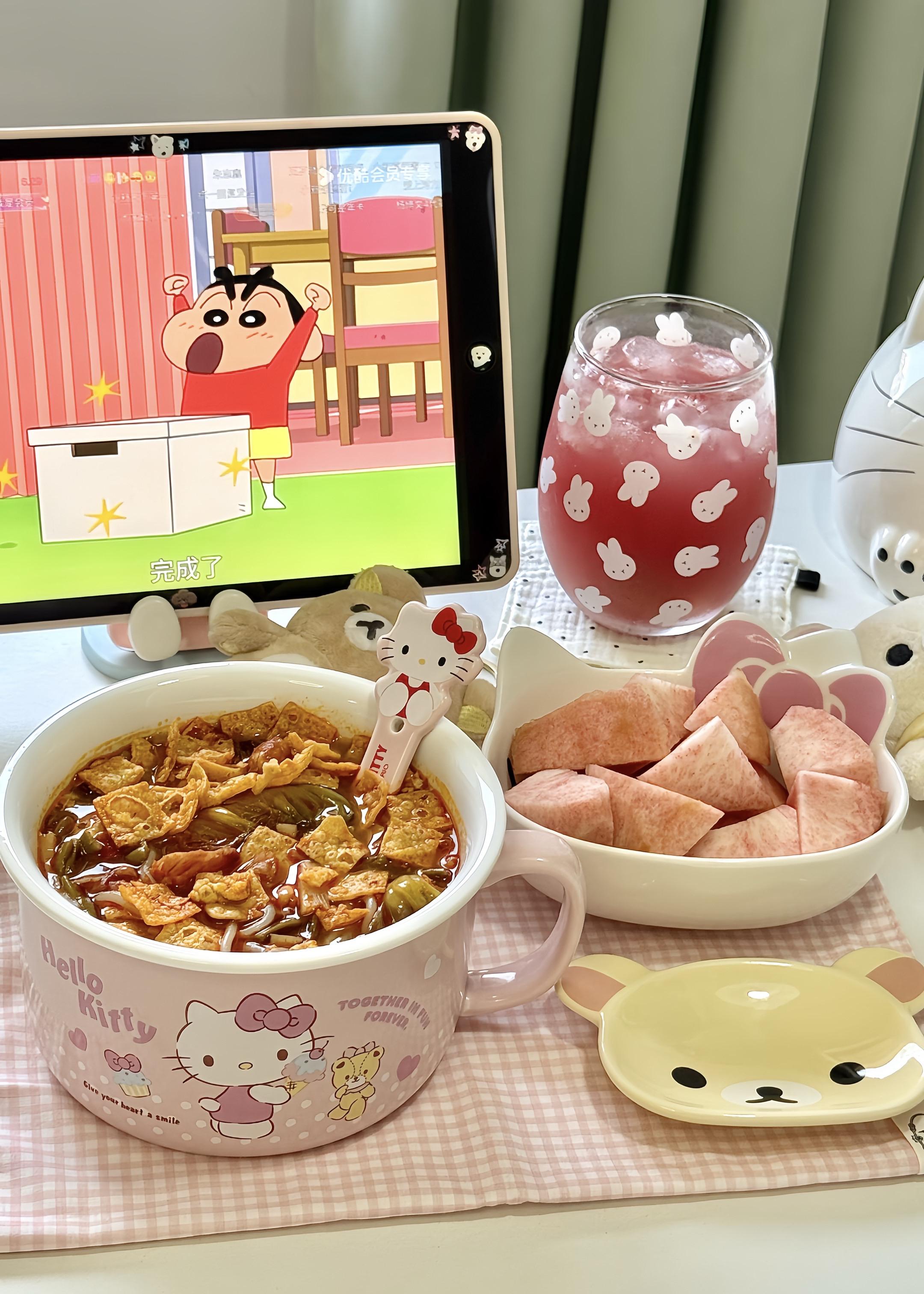 我和螺蛳粉一起把日子过好比什么都强。#一人食记 #好好吃饭 #可爱餐具 #螺蛳粉