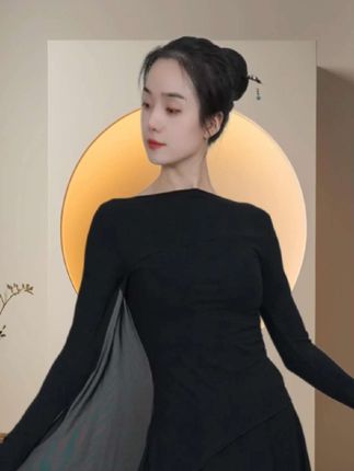 #夏季穿搭 #优雅气质#谁穿谁好看 #穿出自信穿出美丽 #显瘦显高显气质