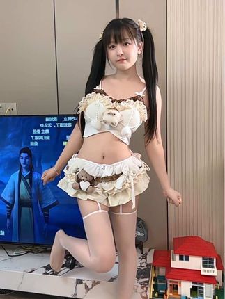 打完游戏,看上一看真是惬意#瓦学弟 #甜妹 #十元摇