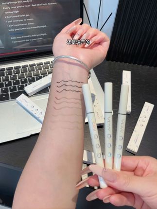 快快快!这价到手三支眼线液笔!。3个颜色轻松搞定全套眼妆,日常又百搭,而且还防水防汗防蹭,带妆一整天都不用补妆!#眼线笔#平价彩妆#眼线液笔#画眼线#眼线笔防水防汗