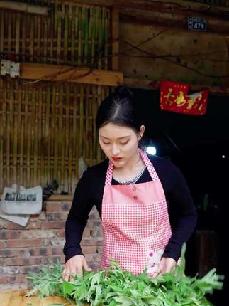 这款洗发水最近太火了,好多姐妹私信我要链接,现在给大家再上一波福利吧,只需要9.9就给大家发两瓶,超级实惠了,还有库存就抓紧囤起来吧#洗发水推荐 #好东西一起分享 #柔顺直发