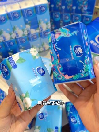 马上开学了,给孩子准备了维达小方巾带去学校用,一包20抽带出门就刚刚好#开学季#维达餐巾纸 #维达 #超便宜超划算