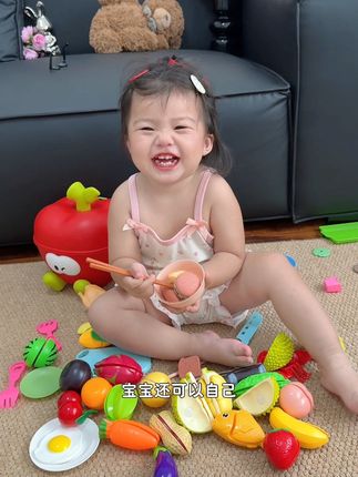 宝宝会坐以后就可以换成切切乐,这种可以培养孩子动手能力喝专注力的玩具了🪀在玩的过程中可以让宝宝认识很多蔬菜水果🍉#益智玩具 #早教益智玩具 #宝宝玩具 #早教玩具 #宝宝启蒙