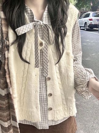 早秋学院风休闲穿搭俩件套装女米白麻花针织马甲背心女格纹衬衫#御姐风穿搭 #甜美穿搭 #韩式穿搭 #秋季穿搭 #温柔风穿搭