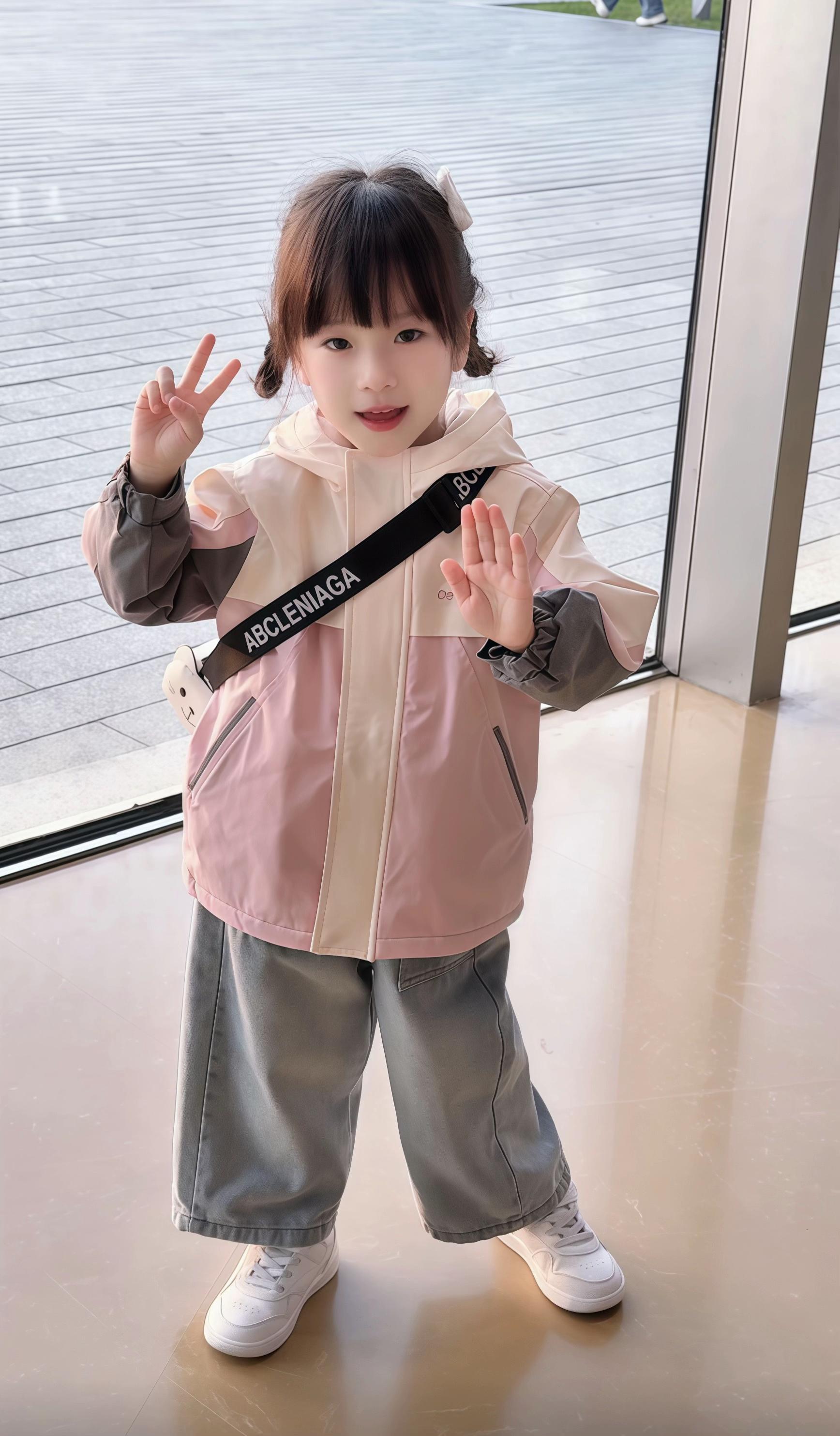 妈妈可能天生就是记录者 以照片之名记录时光与爱 在每个春夏秋冬寒来暑往 因为你的到来 让我平淡的日子里也充满着幸福✨~